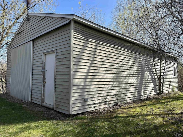 view of outdoor structure featuring an outdoor structure
