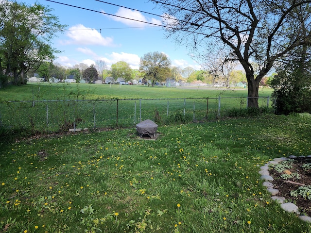 view of yard with a view of countryside