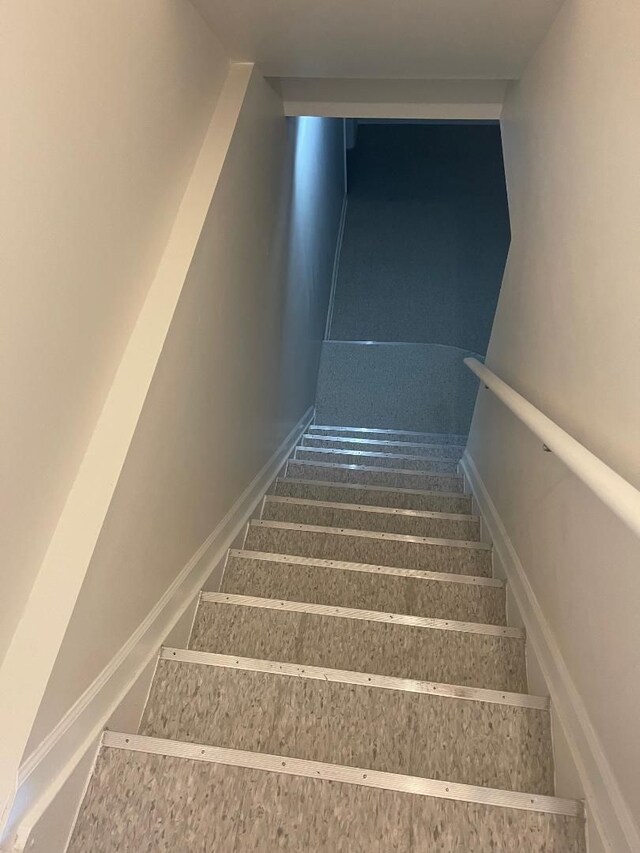 46132 Royal Dr, Chesterfield, MI 48051 - view of staircase