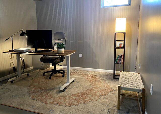office area featuring baseboards