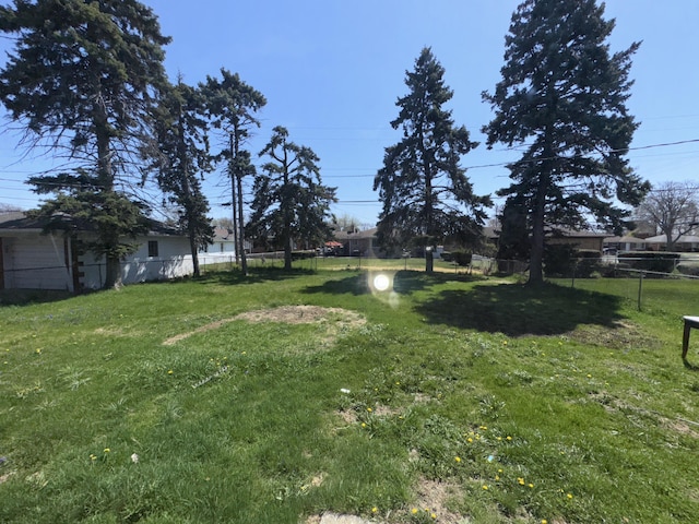 17314 Veronica Ave, Eastpointe, MI 48021 - view of yard with fence