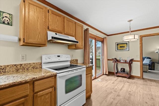 514 Mill Pond Dr, Fenton, MI 48430 - kitchen featuring light wood-style flooring, under cabinet range hood, pendant lighting, white electric range, and crown molding