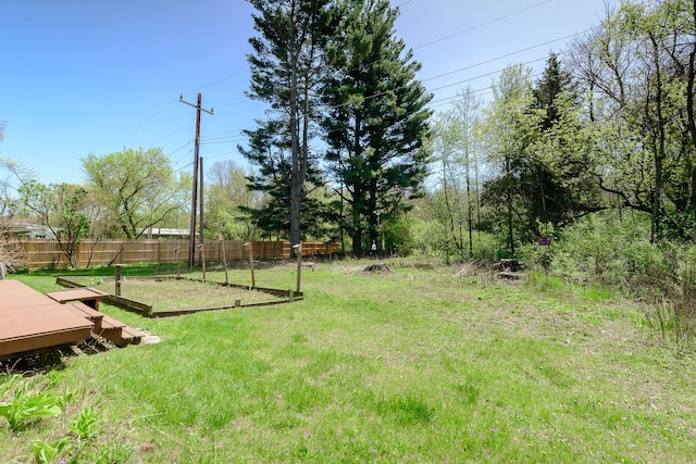 view of yard featuring fence