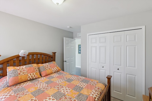 bedroom featuring a closet