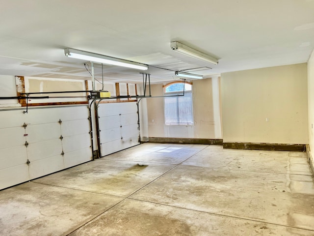 8505 Woodridge Dr, Davison, MI 48423 - view of garage