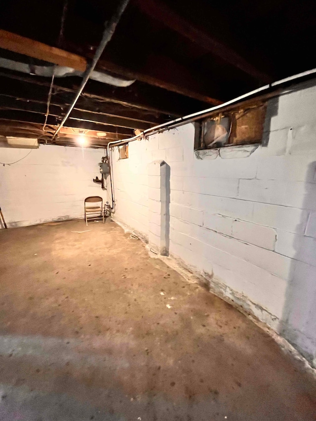 17421 Oakland St, Highland Park, MI 48203 - view of unfinished below grade area