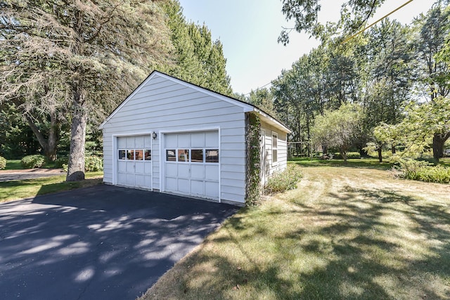 view of detached garage