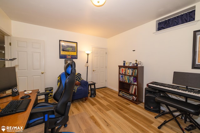7077 Crosswinds Dr, Swartz Creek, MI 48473 - office featuring light wood-style floors