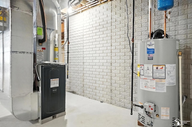 552 Central Park Blvd, Monroe, MI 48162 - utilities featuring water heater and heating unit