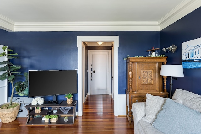 15 Kirby St Unit 826, Detroit, MI 48202 - living area with ornamental molding and wood finished floors