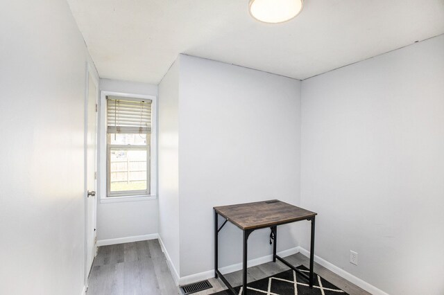 322 Astor Ave, Lansing, MI 48910 - interior space featuring wood finished floors and baseboards