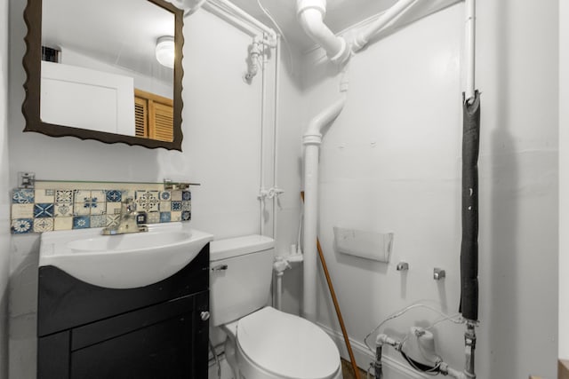 15167 Keppen Ave, Allen Park, MI 48101 - bathroom featuring toilet and vanity
