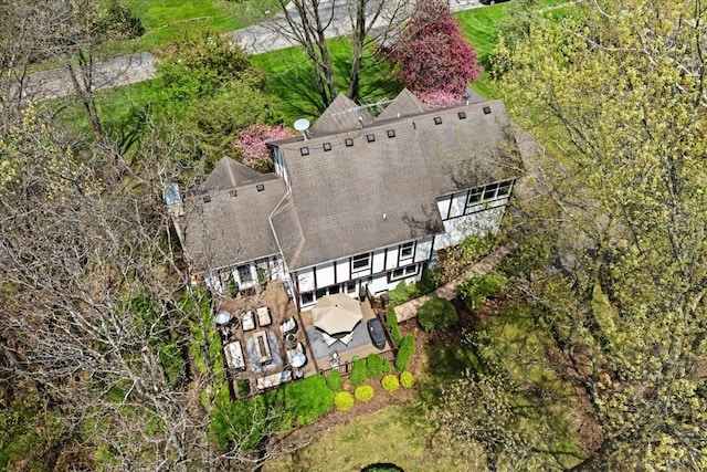 aerial view of property and surrounding area