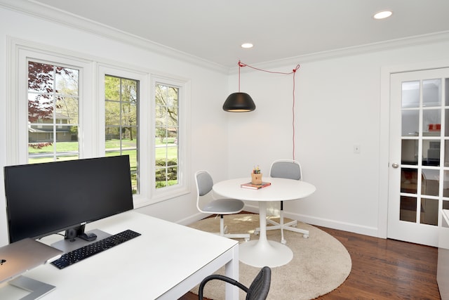 home office featuring dark wood-style flooring, baseboards, recessed lighting, and ornamental molding