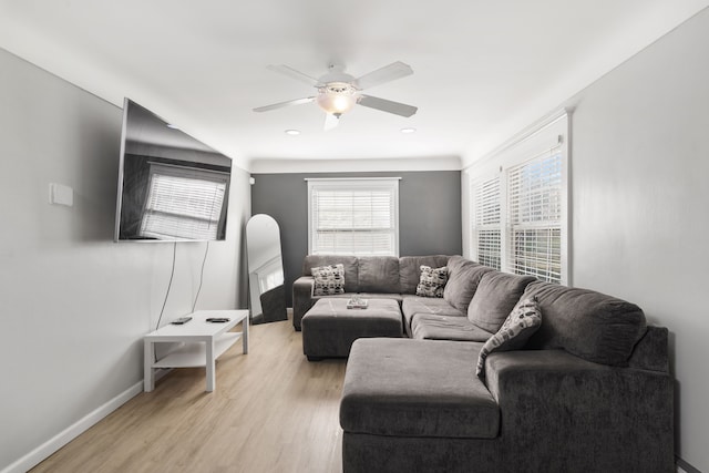 living room with light wood-style floors, recessed lighting, baseboards, and ceiling fan