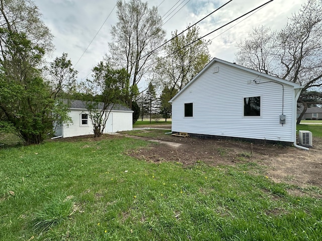 1052 Angle Rd, Lapeer, MI 48446 - view of yard