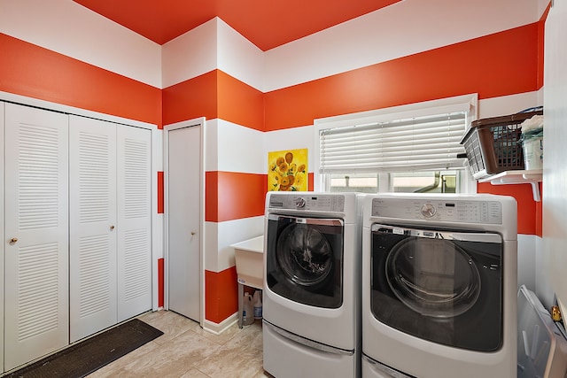 32560 N River Rd, Harrison Township, MI 48045 - laundry room featuring washing machine and clothes dryer