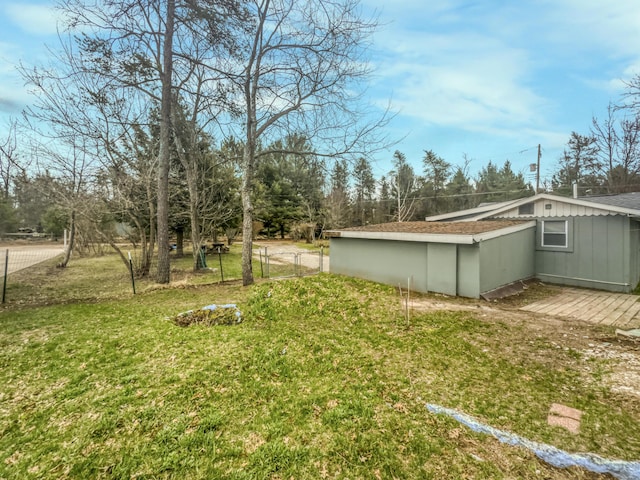 view of yard featuring fence