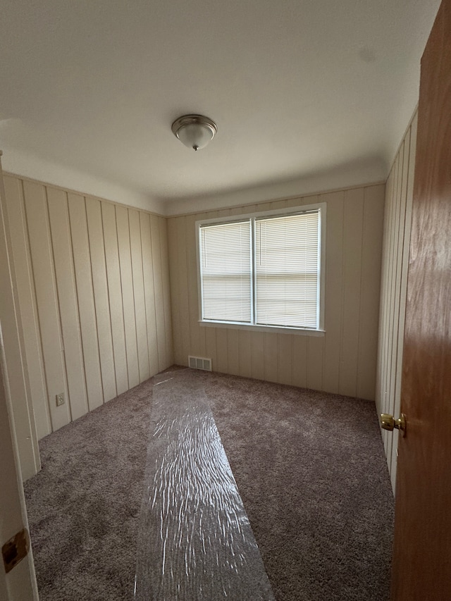 20950 Norwood Dr, Harper Woods, MI 48225 - unfurnished room with carpet floors and visible vents