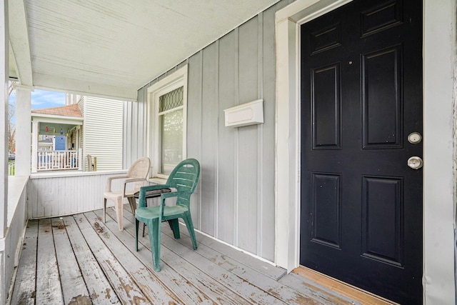exterior space featuring a porch
