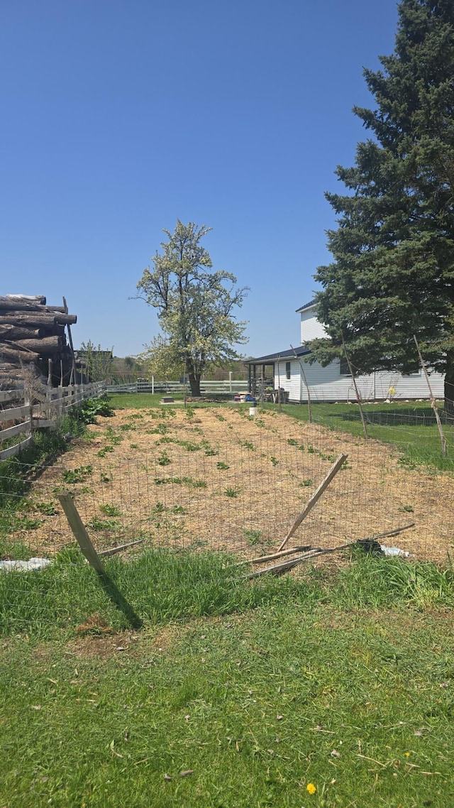 7584 S Brinton Rd, Blanchard, MI 49310 - view of yard with fence