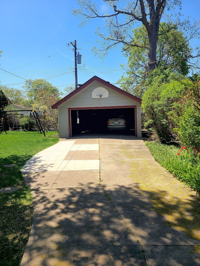 view of detached garage