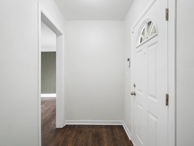 22625 Oaklane St, Warren, MI 48089 - corridor featuring dark wood-type flooring and baseboards