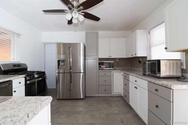 31565 Marquette St, Garden City, MI 48135 - photo 5