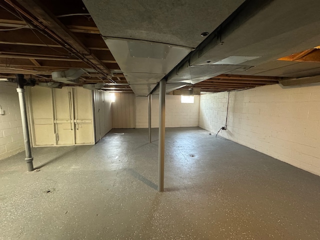 21260 Kipling St, Oak Park, MI 48237 - view of basement