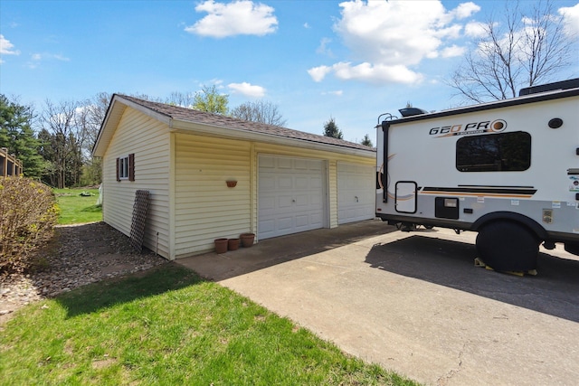 view of detached garage