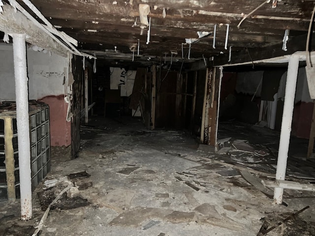 130 Gladstone St, Detroit, MI 48202 - basement featuring crawl space