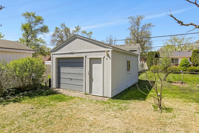 22029 Seminole St, Southfield, MI 48033 - garage featuring fence