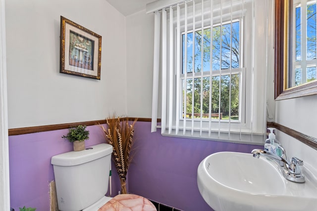 14174 Archdale St, Detroit, MI 48227 - bathroom featuring a sink and toilet