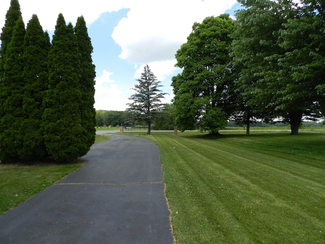7407 Beecher Rd, Flint, MI 48532 - view of community featuring a yard