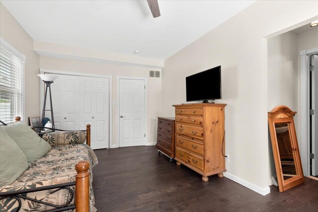 114 Bernstadt St, Novi, MI 48377 - interior space featuring visible vents, a ceiling fan, baseboards, and dark wood-type flooring