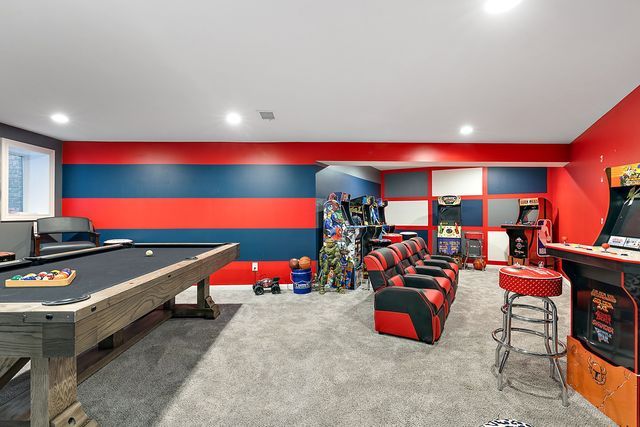 362 Keswick Rd, Bloomfield Hills, MI 48304 - playroom with carpet floors, recessed lighting, visible vents, and billiards