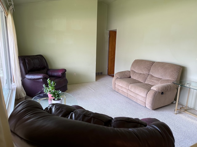 1536 W 13 Mile Rd, Madison Heights, MI 48071 - carpeted living area with visible vents
