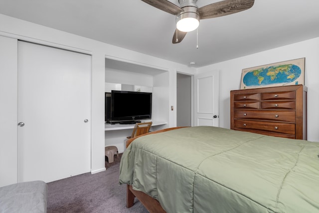 bedroom featuring carpet floors and a ceiling fan