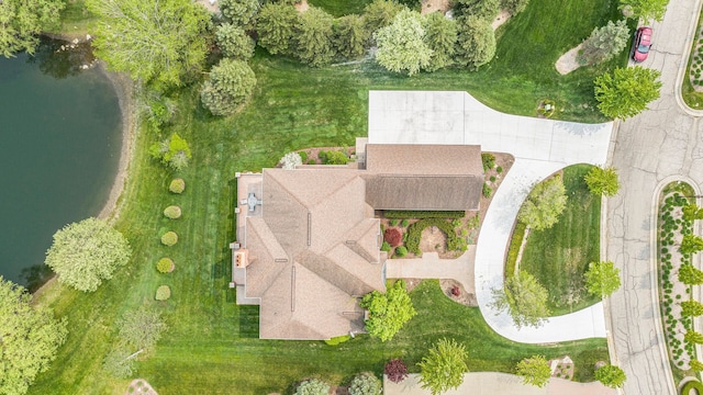 2832 Croftshire Ct, Rochester, MI 48306 - drone / aerial view featuring a water view