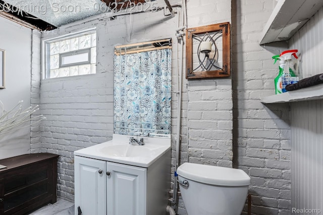 879 Lawrence St, Detroit, MI 48202 - bathroom with vanity and toilet