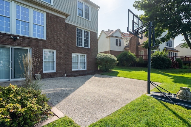 1699 Devonwood Dr, Rochester Hills, MI 48306 - view of sport court featuring a lawn