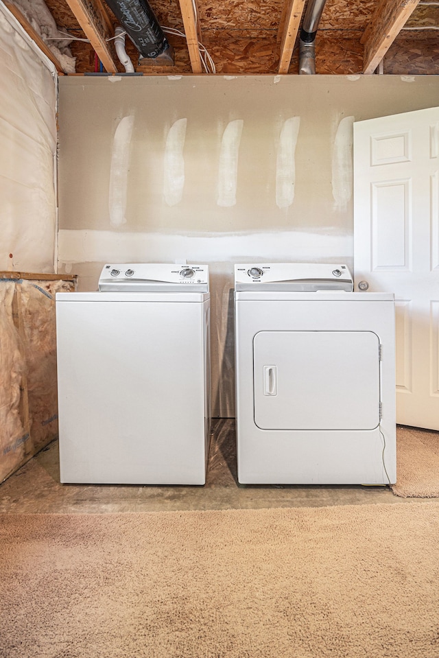 823 Glenlivet St, Howell, MI 48843 - washroom featuring washer and dryer