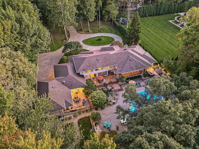 17477 Iris Cir, Clinton Township, MI 48036 - aerial view of property and surrounding area featuring a pool area