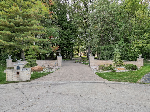 17477 Iris Cir, Clinton Township, MI 48036 - view of home's community with driveway