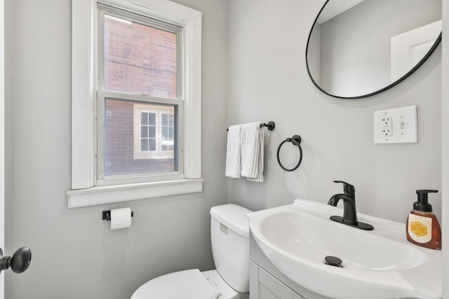 16509 Northlawn St, Detroit, MI 48221 - half bath with toilet and vanity