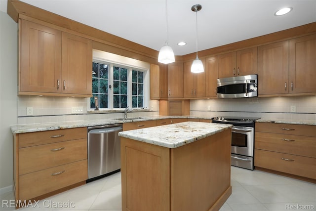 830 Jonathan Ln, Bloomfield Hills, MI 48302 - kitchen featuring stainless steel appliances, a center island, backsplash, recessed lighting, and light stone counters