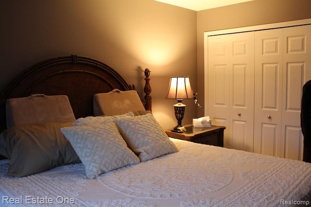 bedroom with a closet