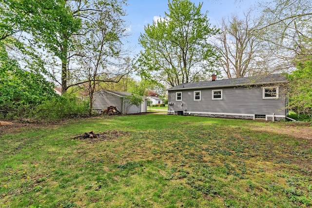 5857 Berkley Dr, Waterford, MI 48327 - view of grassy yard