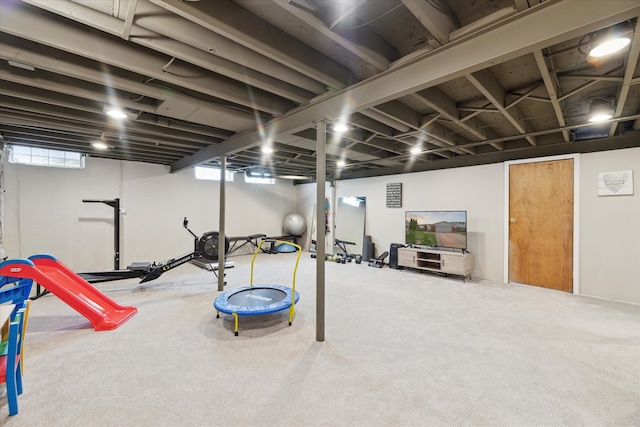 workout room with carpet