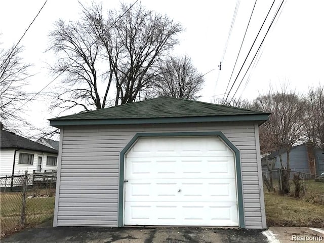 8404 Westminster Ave, Warren, MI 48089 - detached garage featuring fence